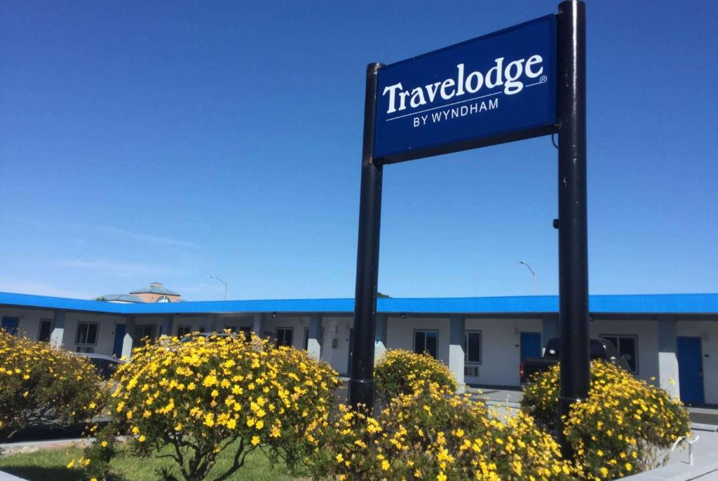 Travelodge By Wyndham Кресент-Сити Экстерьер фото